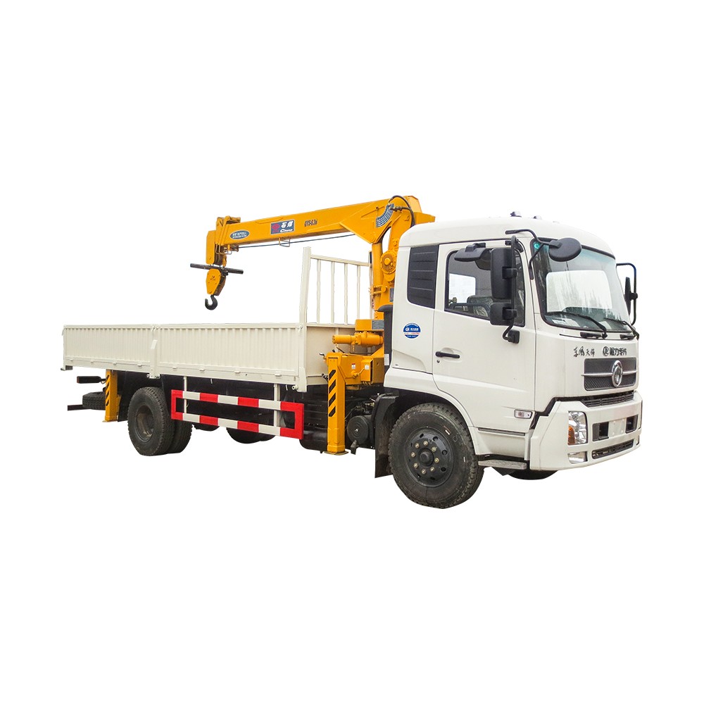 東風8トンクレーントラック